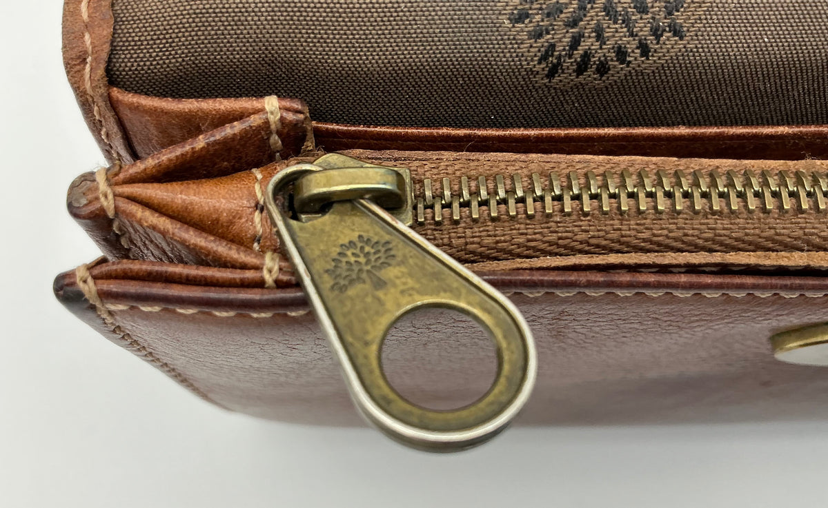 Vintage Mulberry Bayswater Clutch Wallet in Brown Darwin Leather — Tree-Logo Lining