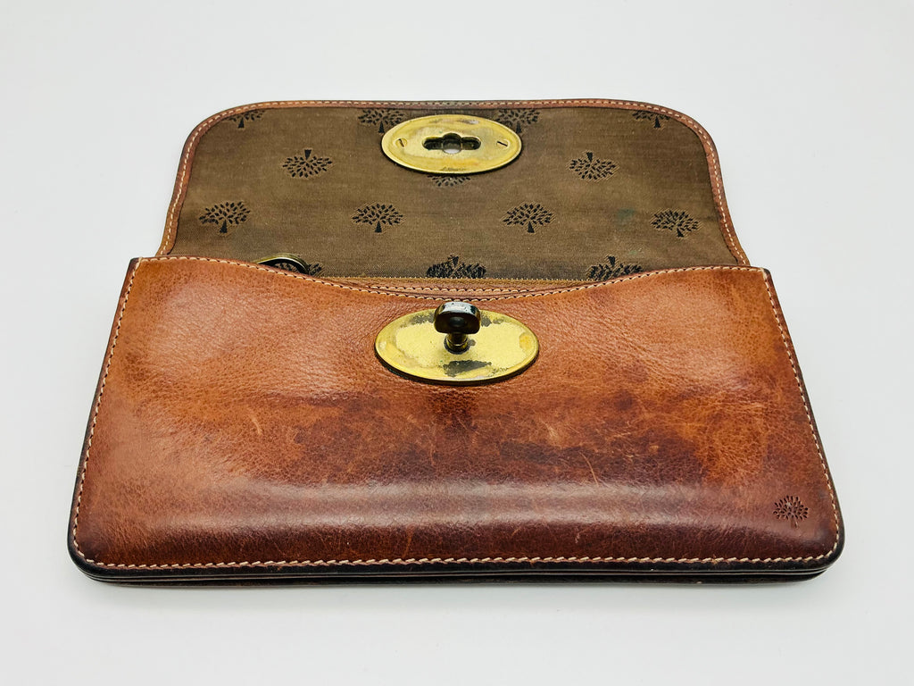 Vintage Mulberry Bayswater Clutch Wallet in Brown Darwin Leather — Tree-Logo Lining