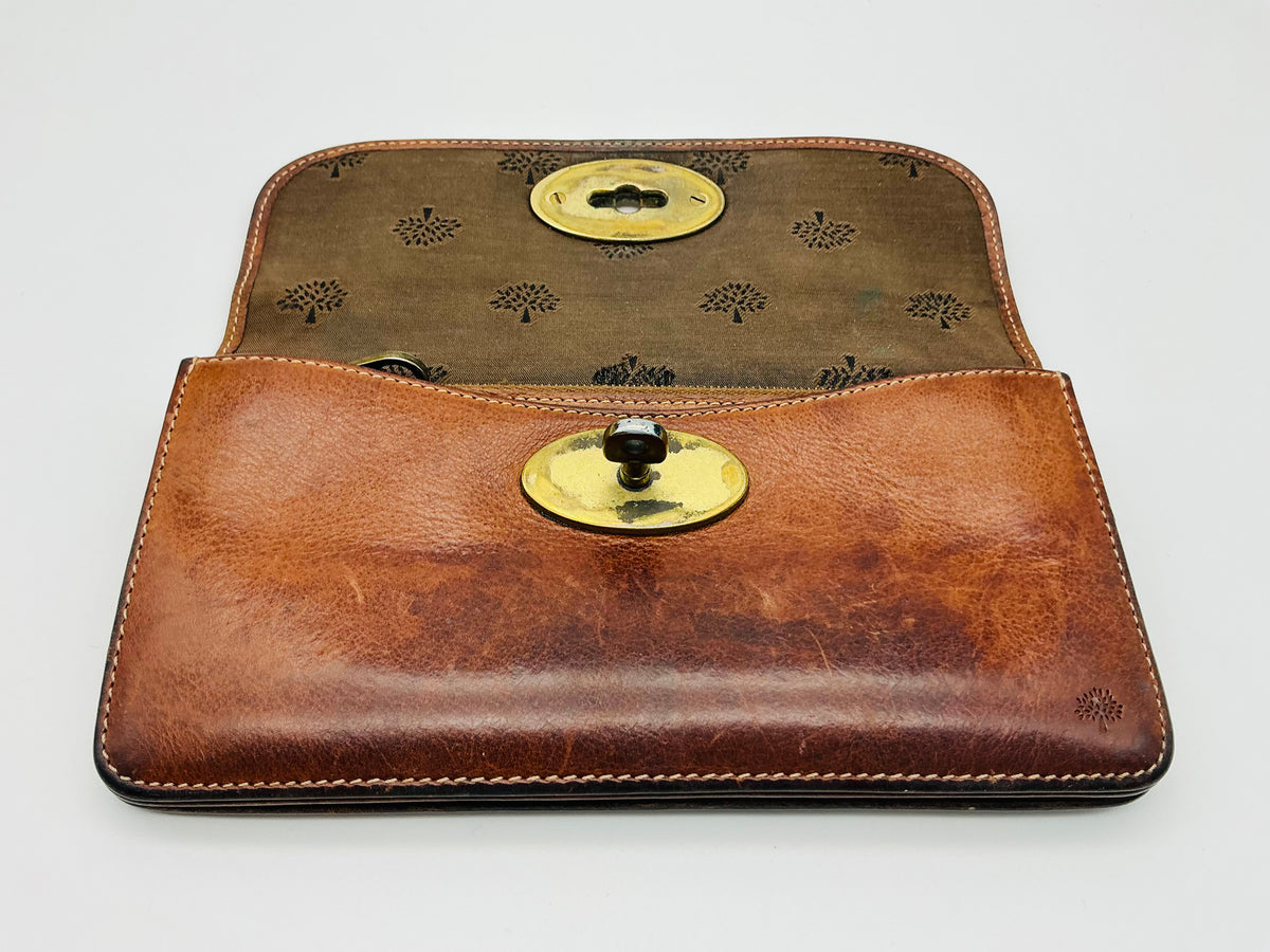 Vintage Mulberry Bayswater Clutch Wallet in Brown Darwin Leather — Tree-Logo Lining