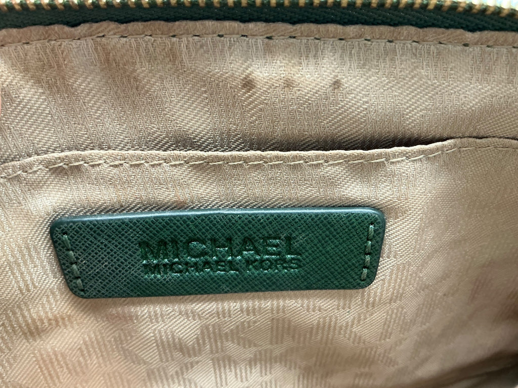 Michael Kors Jet Set Travel Leather Pochette – Moss Green (32S3GTVW3L)