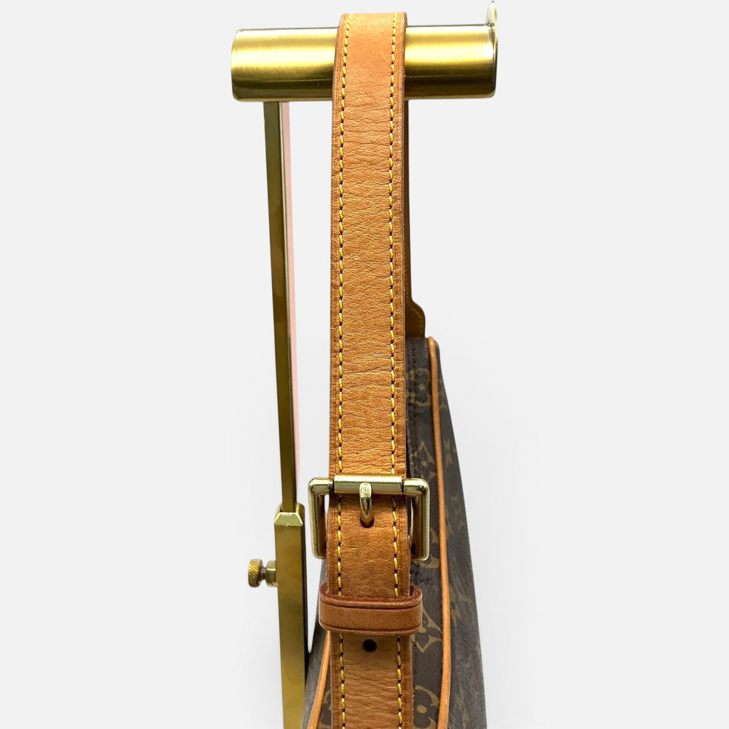 Early 2000’s Vintage Louis Vuitton Monogram Croissant Shoulder Bag