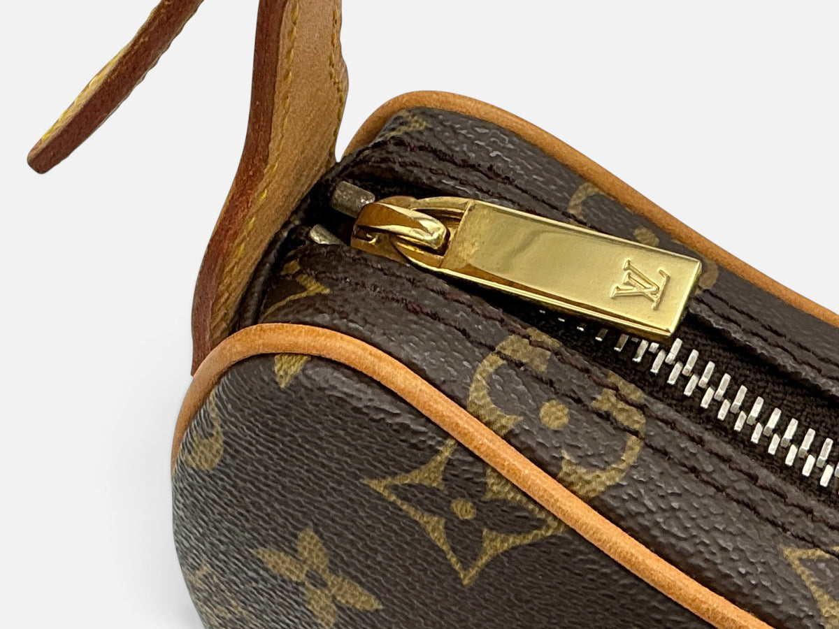 Early 2000’s Vintage Louis Vuitton Monogram Croissant Shoulder Bag