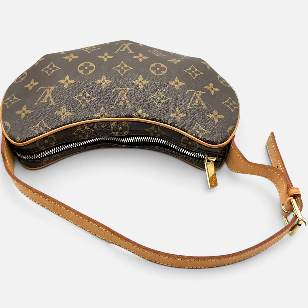 Early 2000’s Vintage Louis Vuitton Monogram Croissant Shoulder Bag