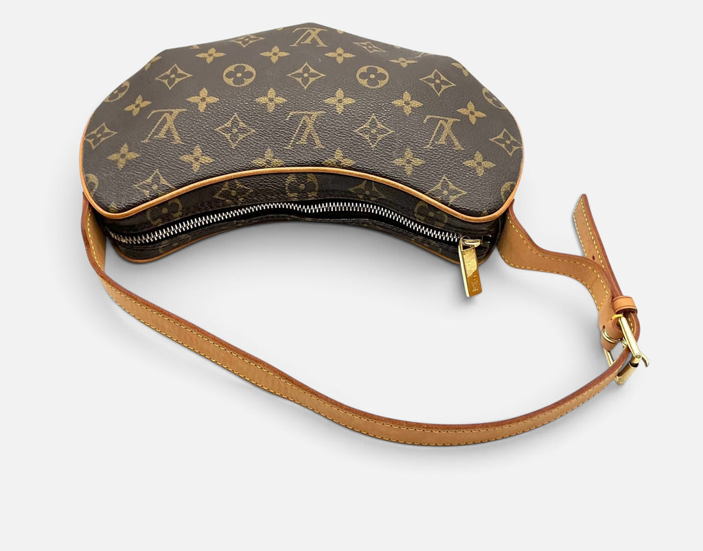 Early 2000’s Vintage Louis Vuitton Monogram Croissant Shoulder Bag